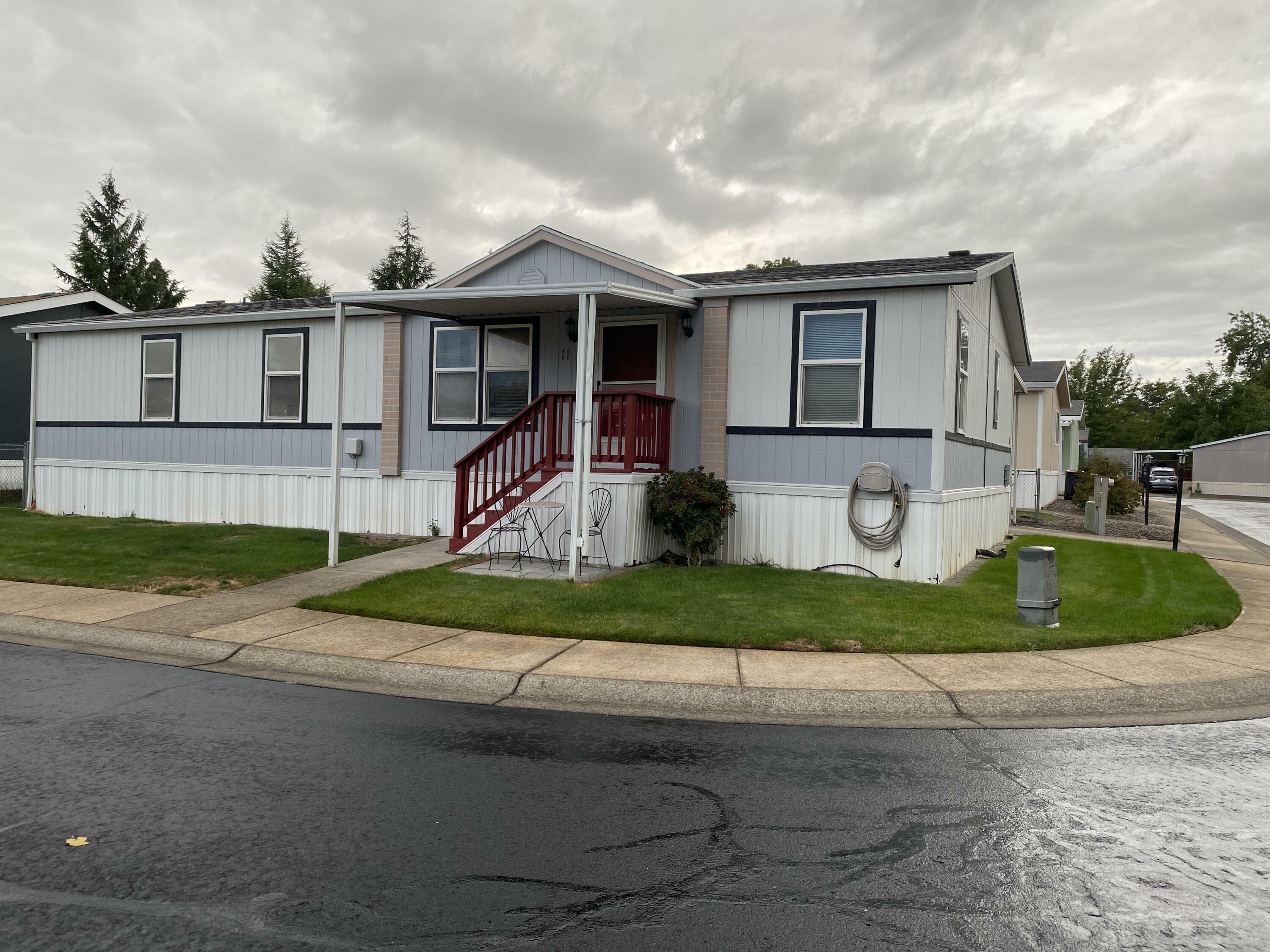 2111 Kings Highway Spc 11  Medford OR 97501 photo