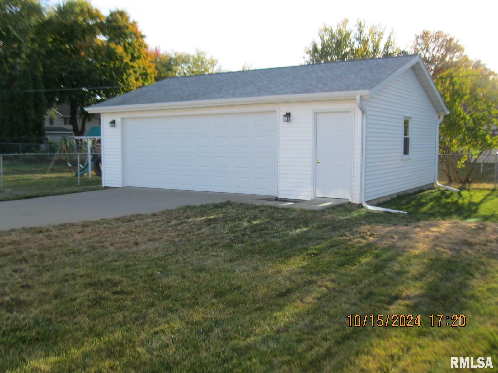 Property Photo:  1126 N 12th Street  IA 52732 