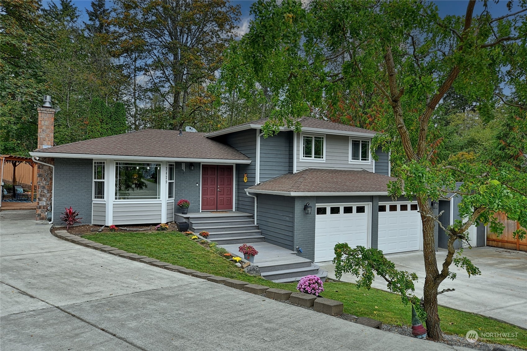 Property Photo:  2429 243rd Place SW  WA 98021 