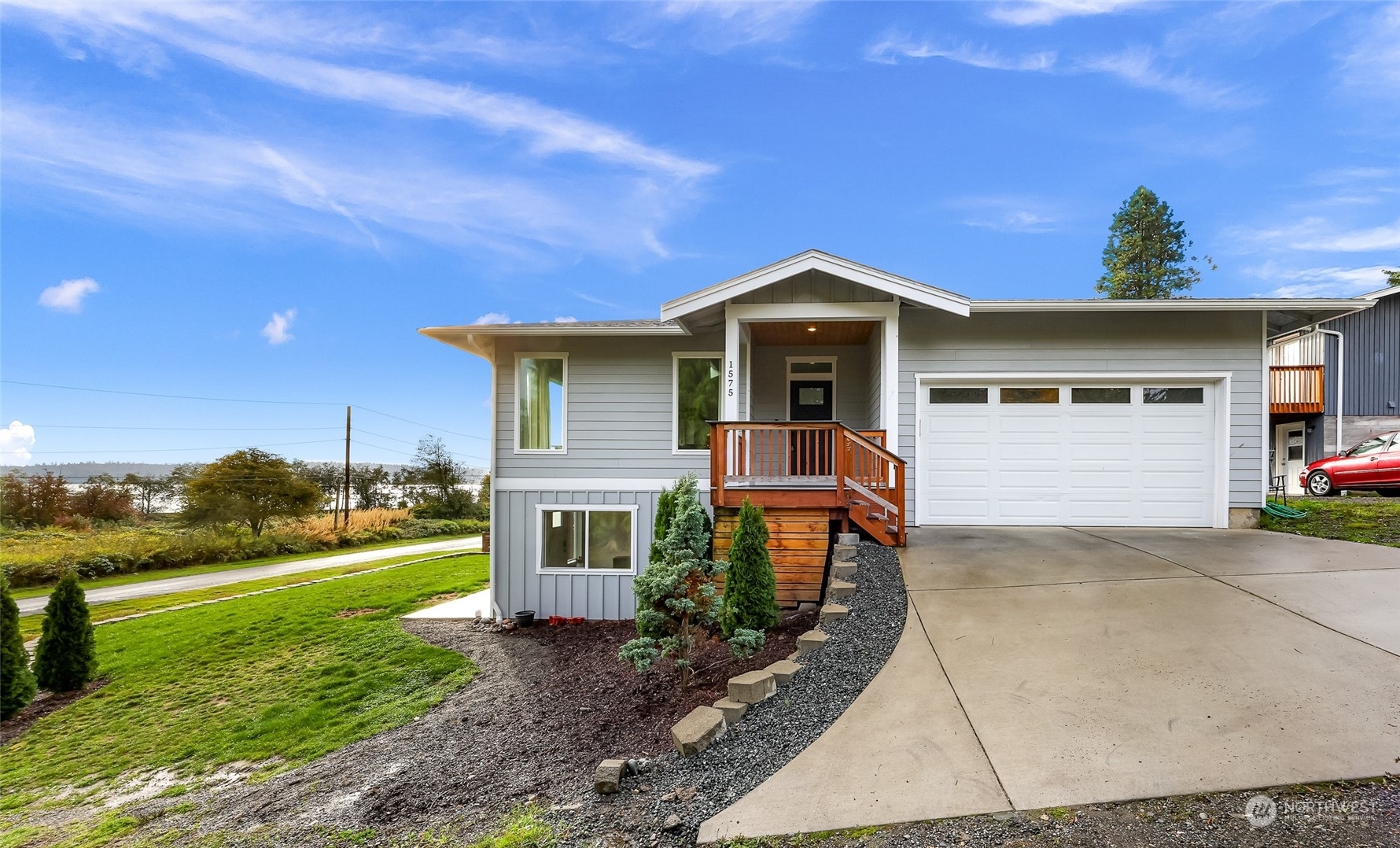 1575 Kingsley Avenue  Blaine WA 98230 photo