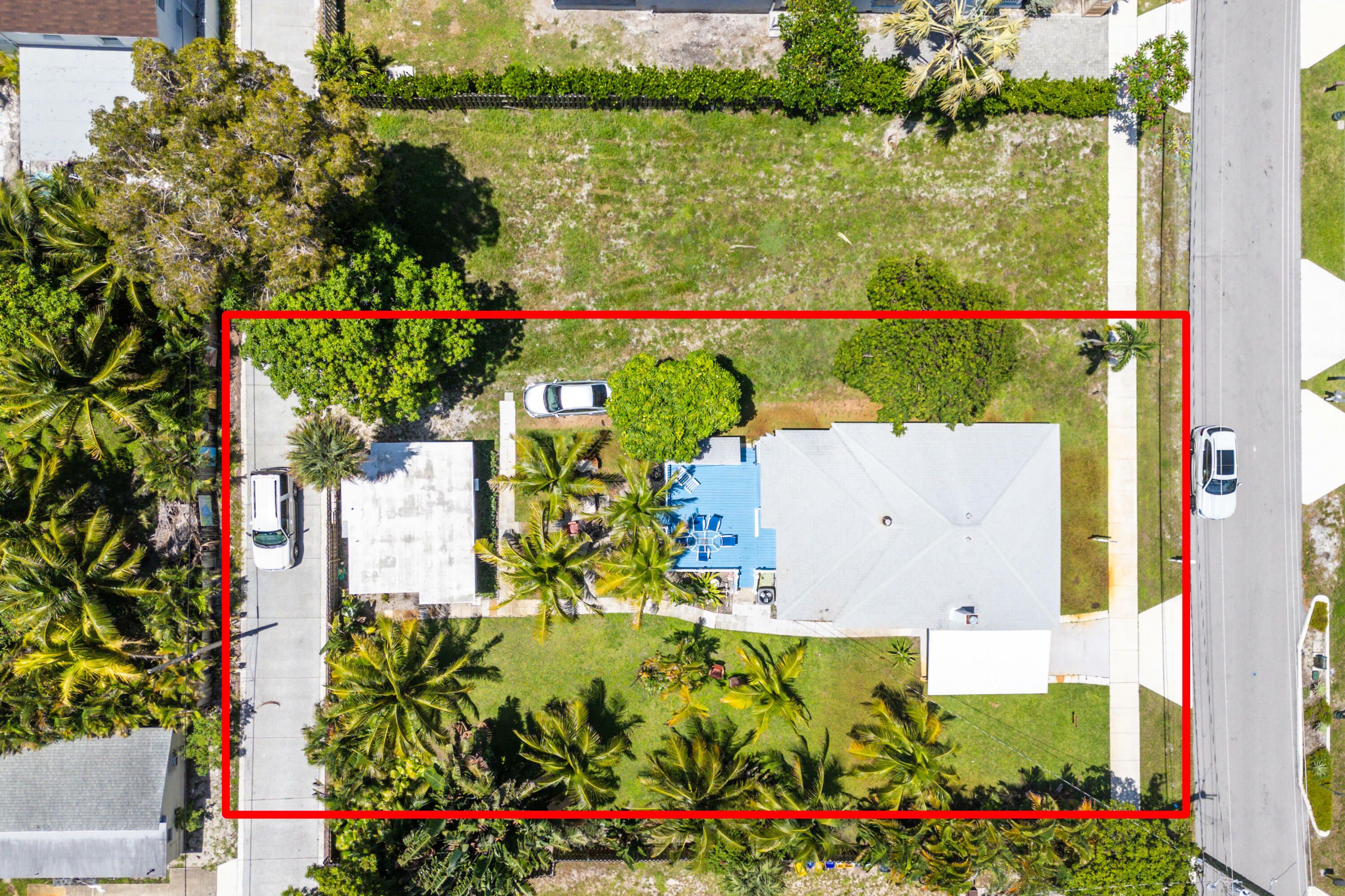 Property Photo: 320 SE 4th Avenue FL 33483