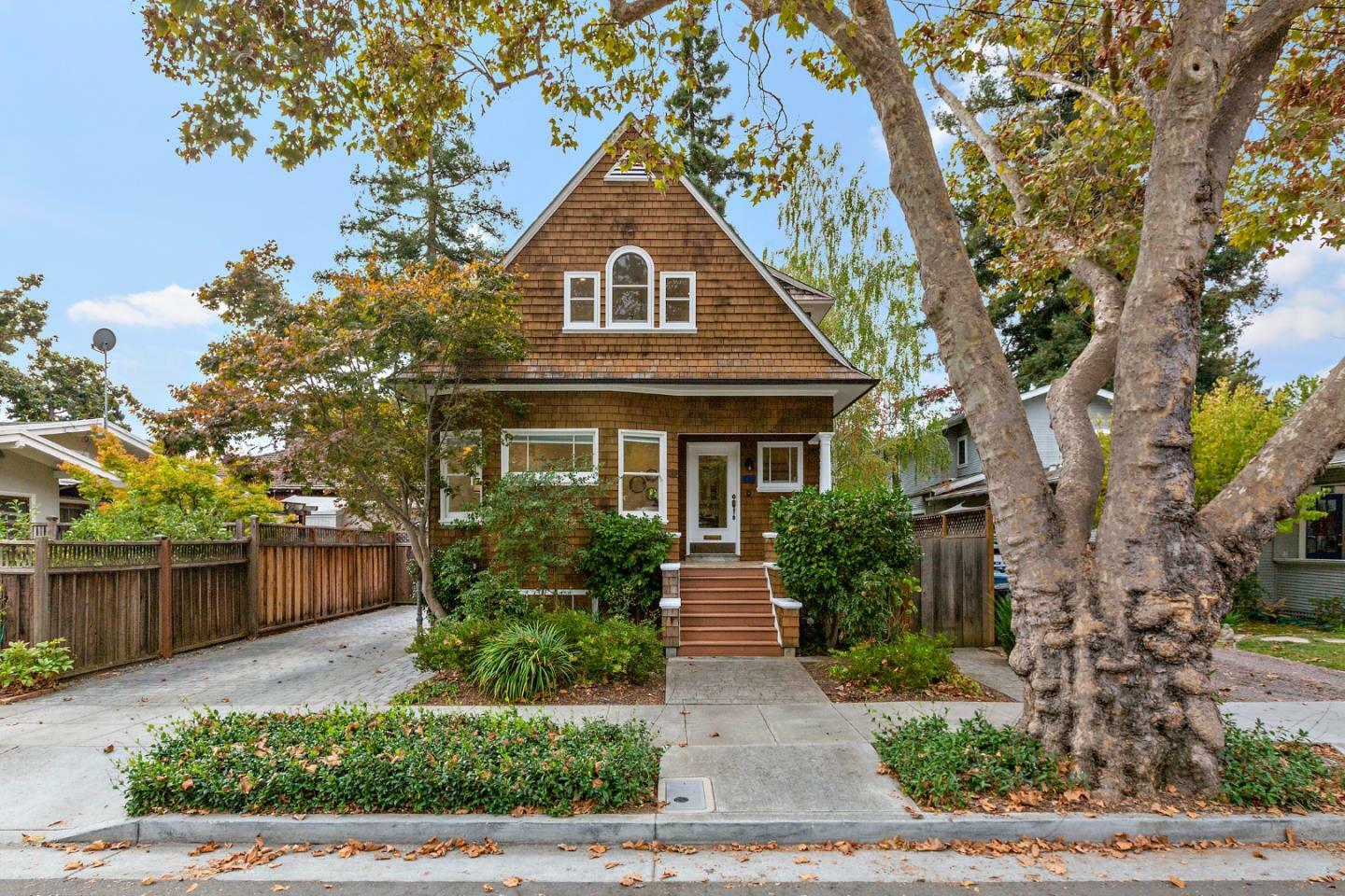 Property Photo:  250 Cowper Street  CA 94301 