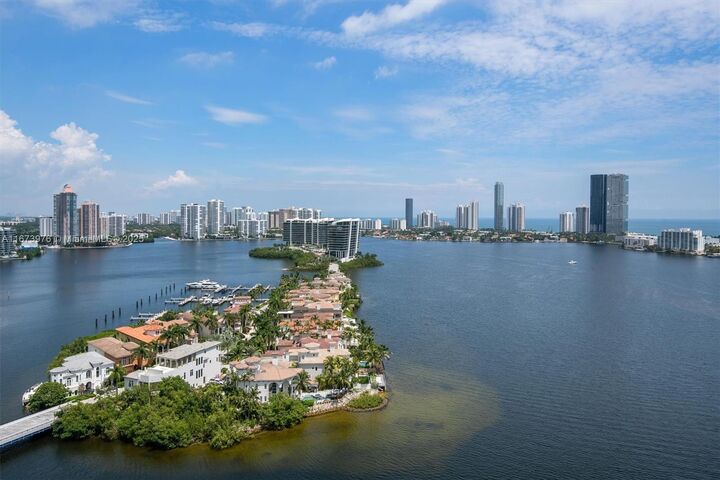 3000 Island Blvd 2404  Aventura FL 33160 photo