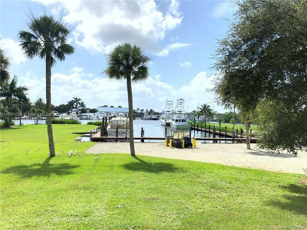 Property Photo:  4700 SE Robertson Rd  FL 34997 