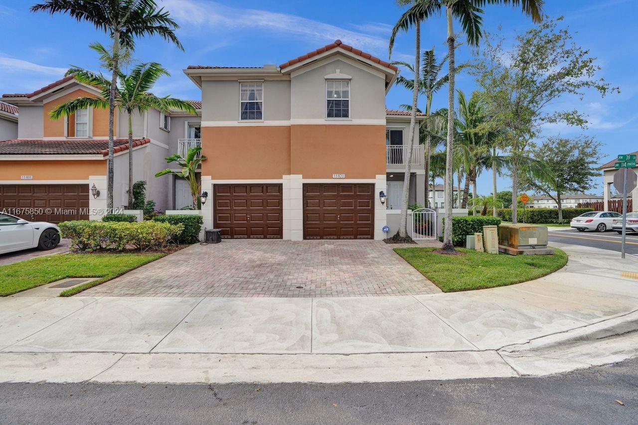 Property Photo:  11470 NW 79th Ln 11470  FL 33178 