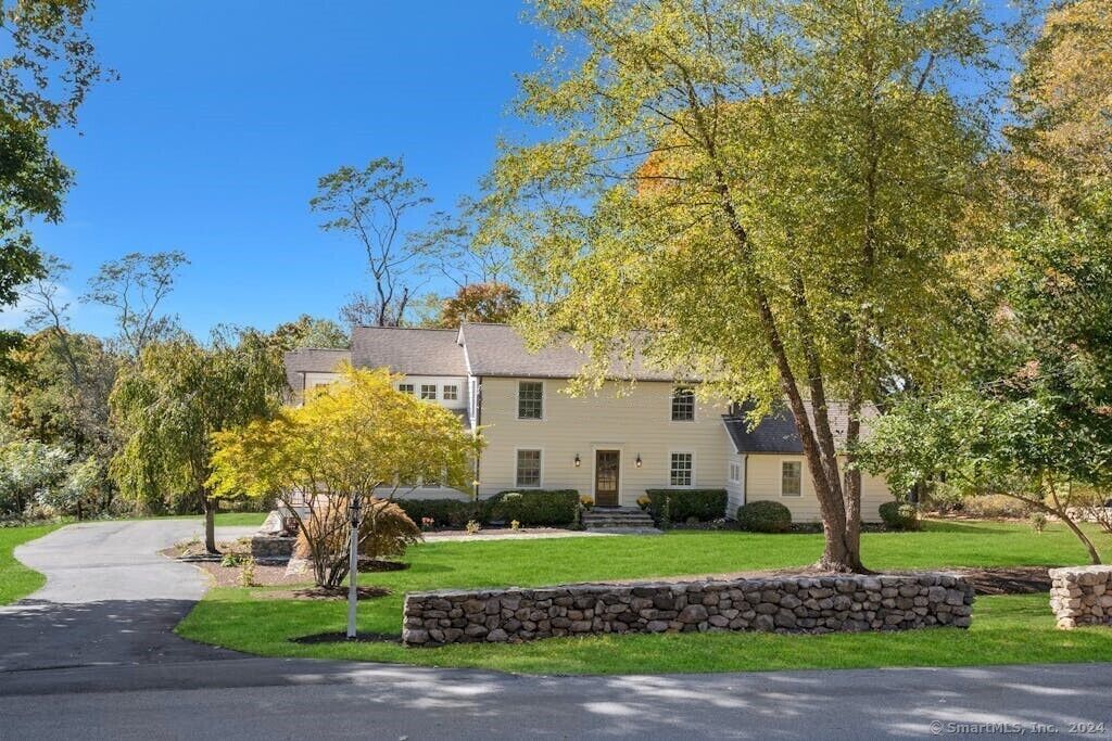 Property Photo:  201 Umpawaug Road  CT 06896 