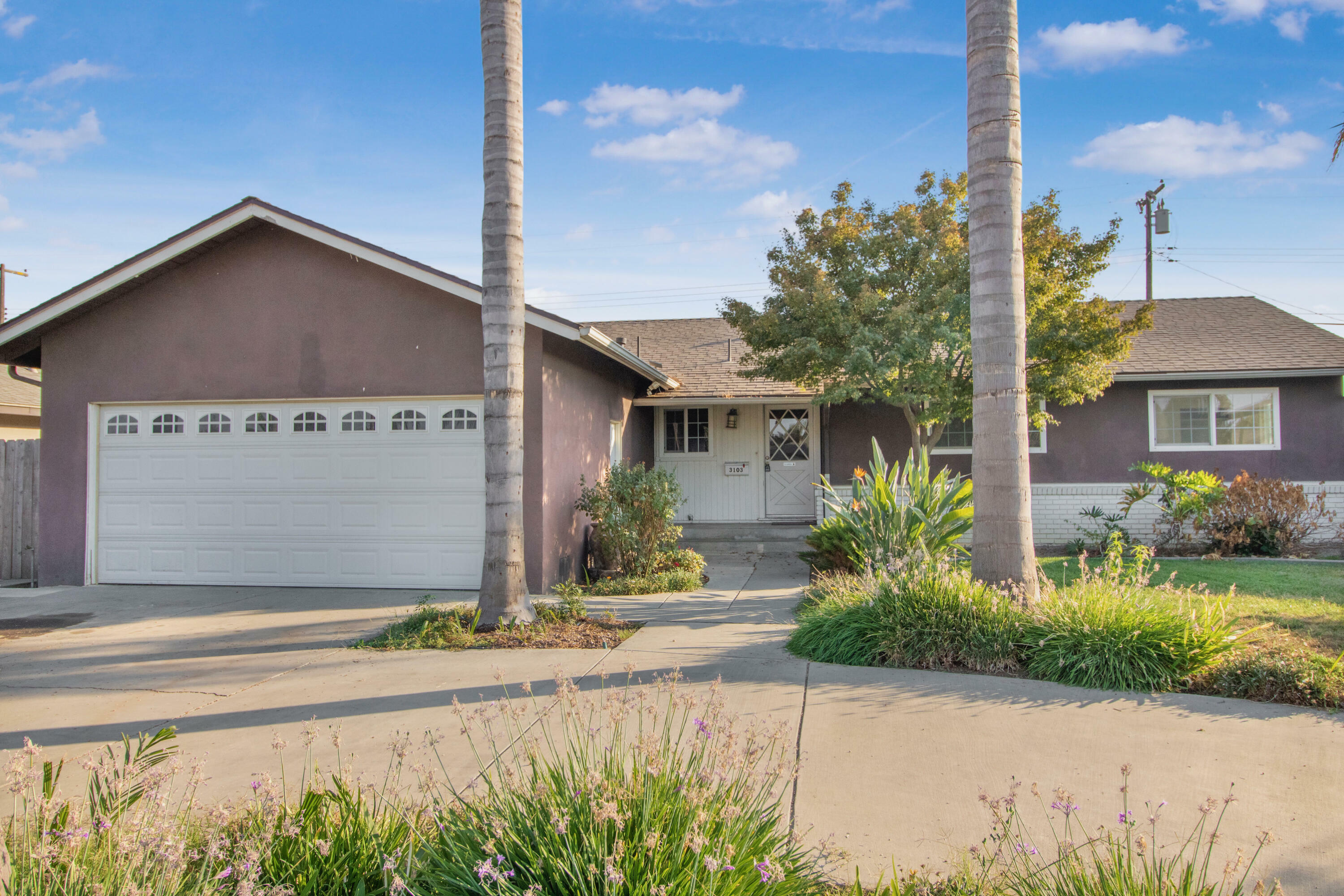 Property Photo:  3103 E Laurel Avenue  CA 93292 