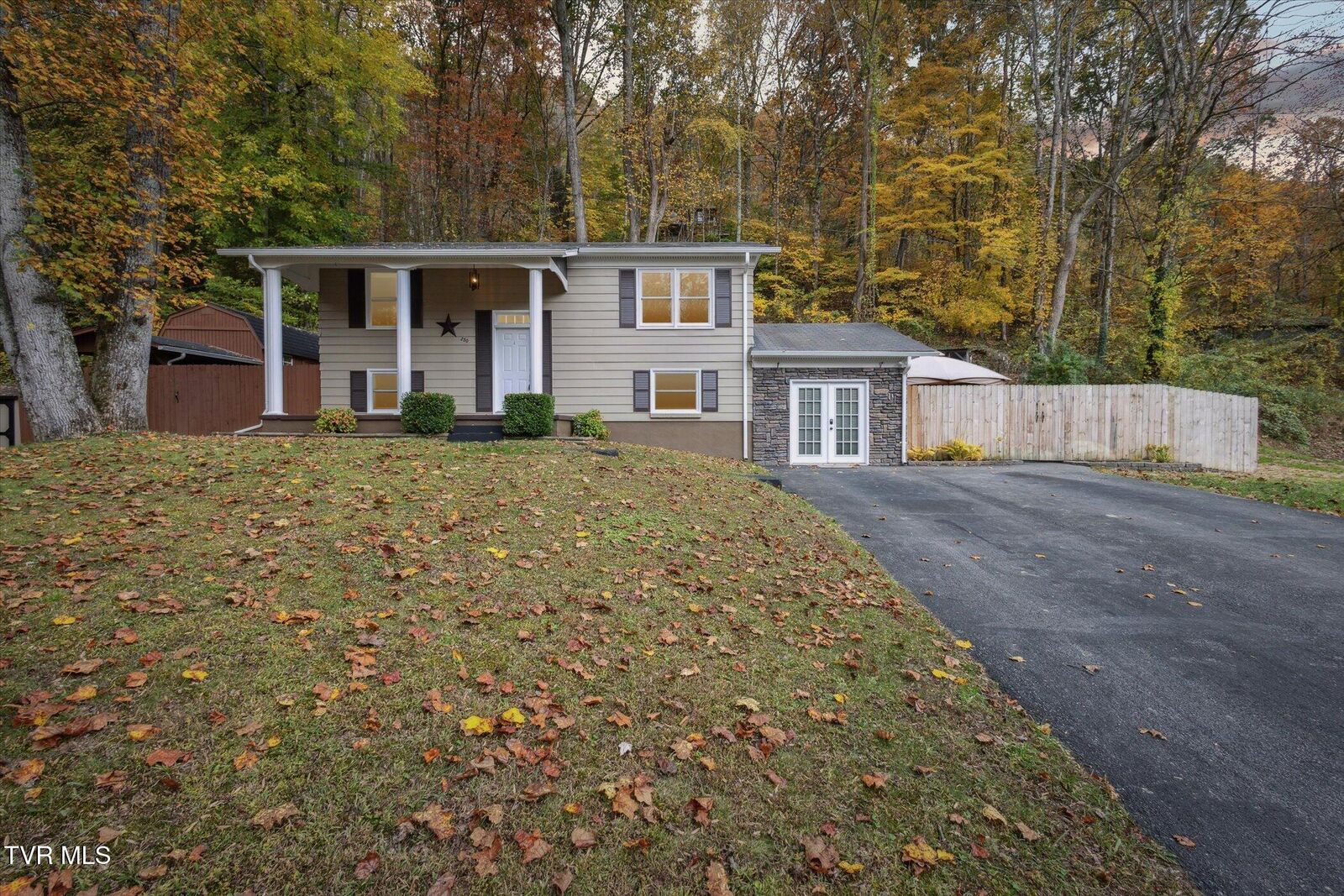 Property Photo:  250 West Wallens Ridge Boulevard  VA 24219 