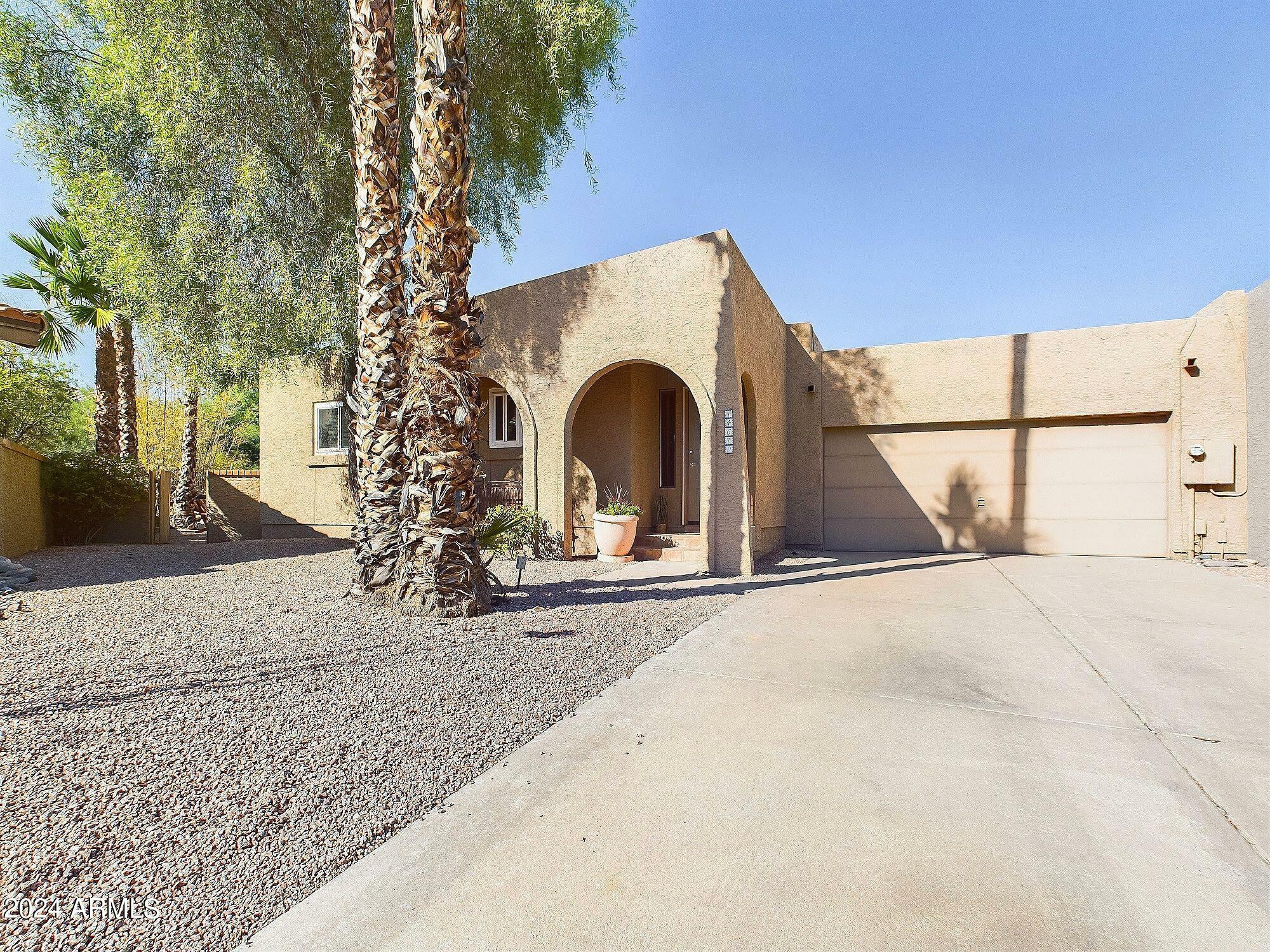 Property Photo: 14679 N Love Court AZ 85268