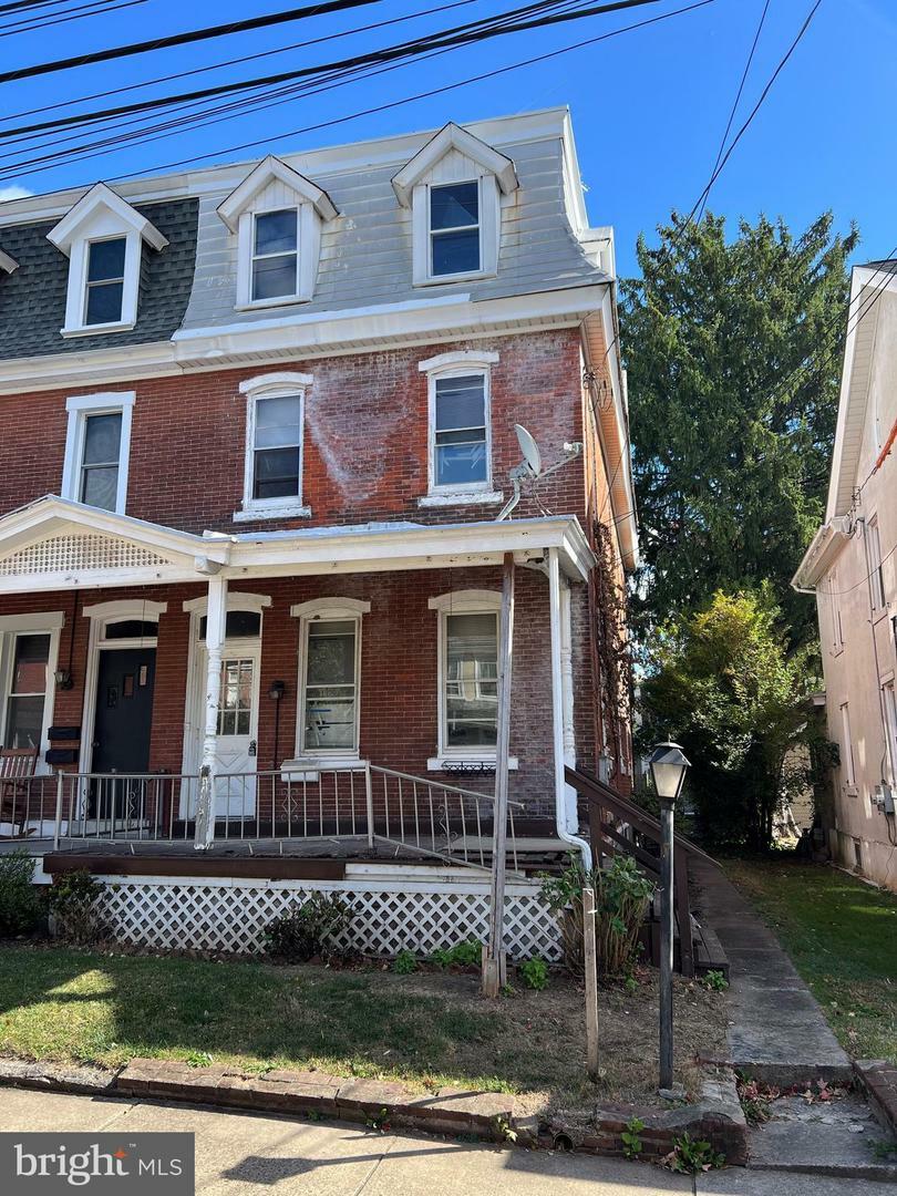 Property Photo: 405 School Street PA 19454