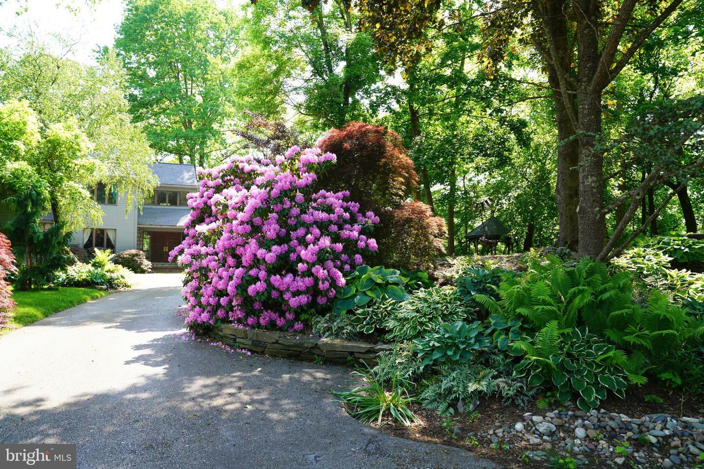 Property Photo:  916 General Wayne Drive  PA 19382 