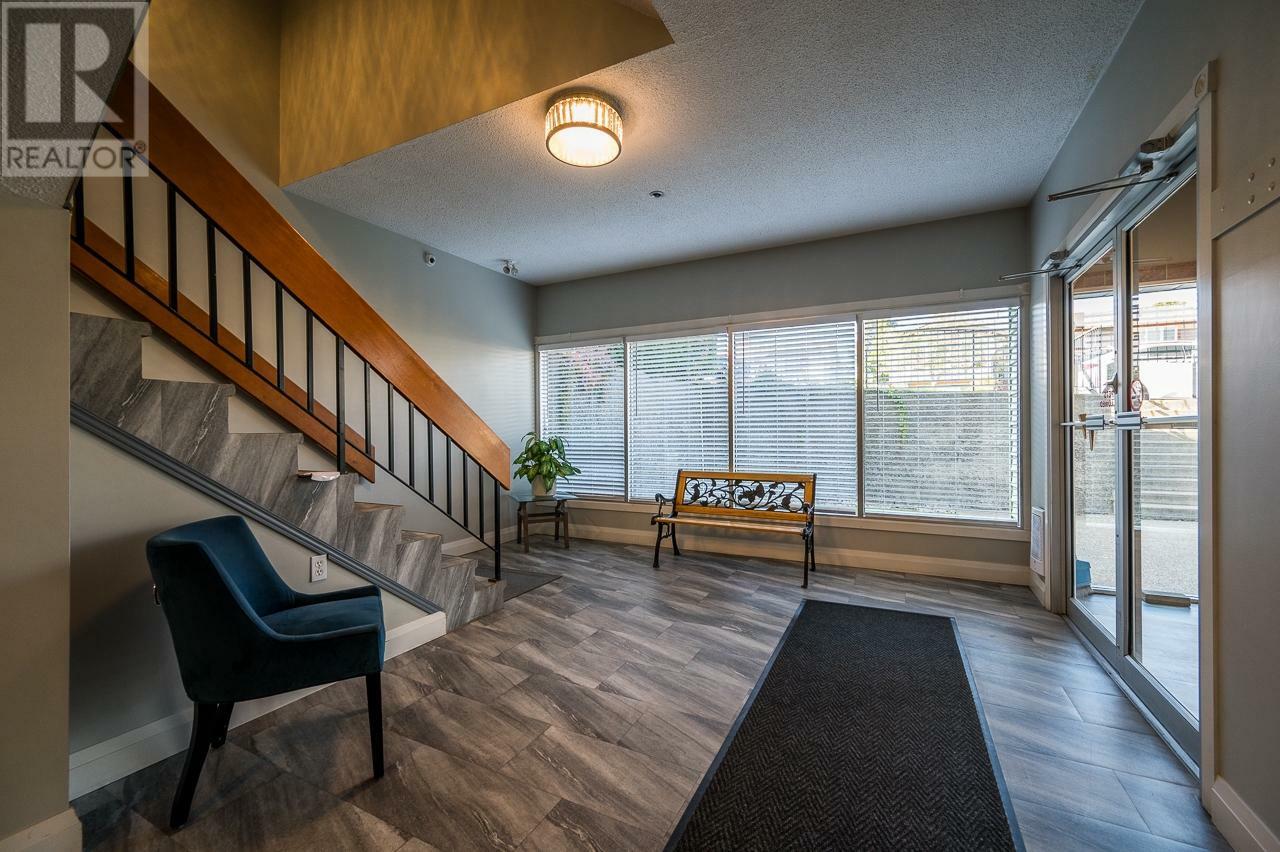 Property Photo:  1085 12th Ave 301  BC V2C 6A2 