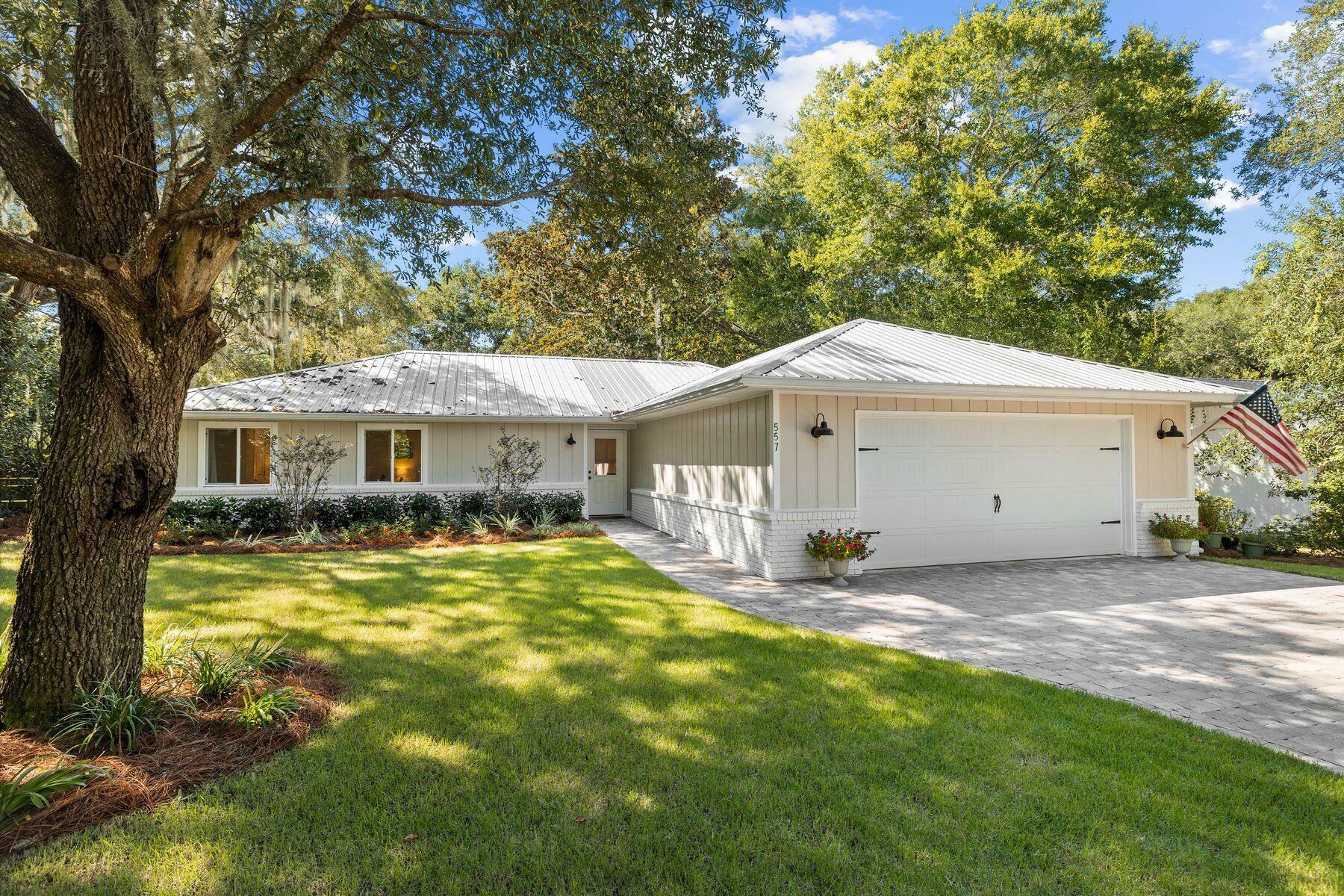 Property Photo:  557 Ricker Avenue  FL 32459 