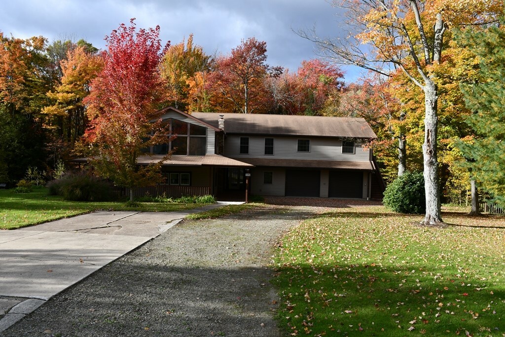 Property Photo:  1590 Lee Road  PA 16441 