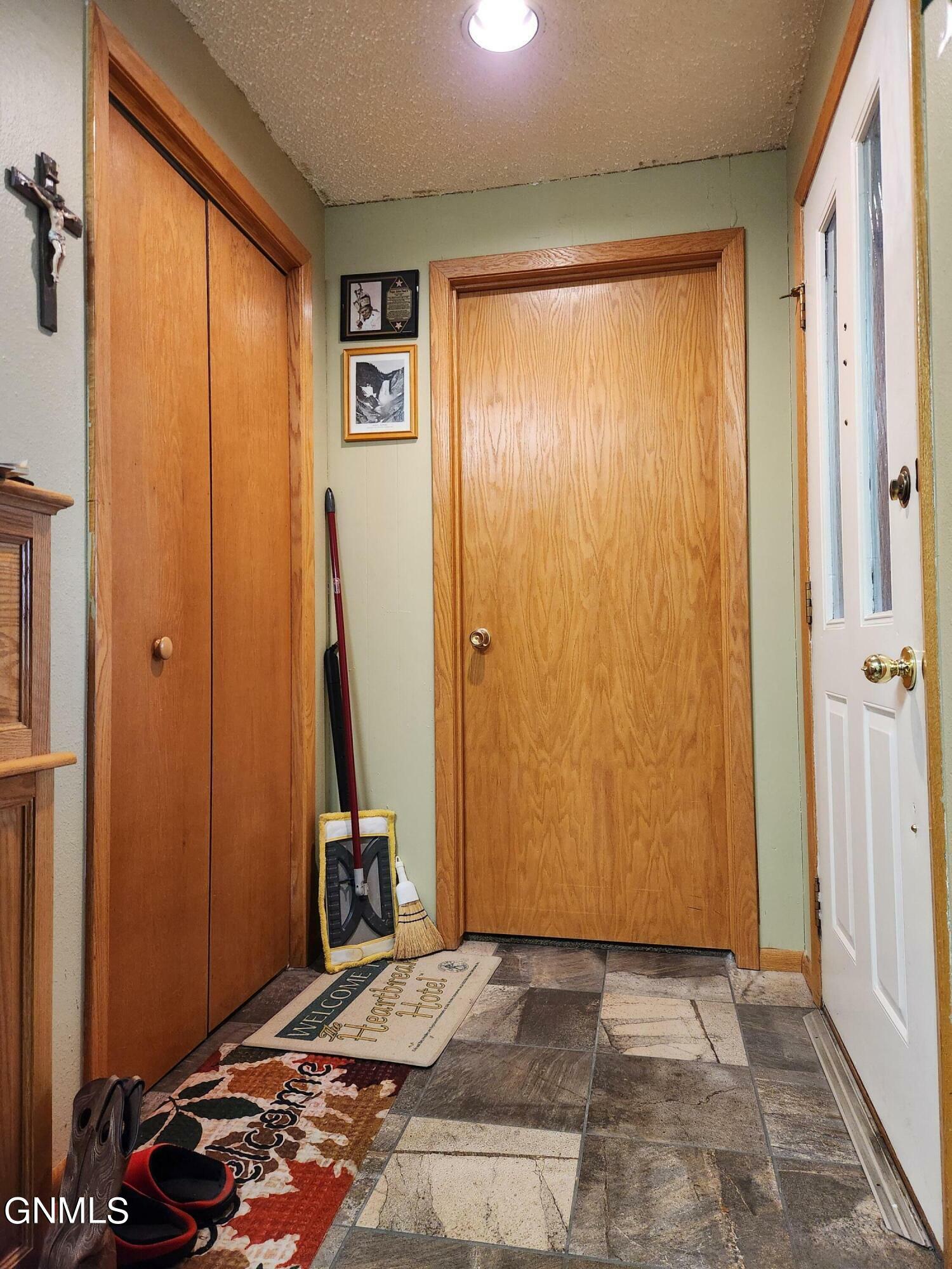 Property Photo:  104 Rosser Avenue W  ND 58501 