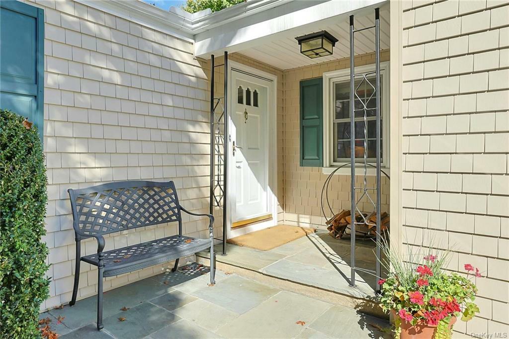 Property Photo:  231 N Ridge Street N  NY 10573 