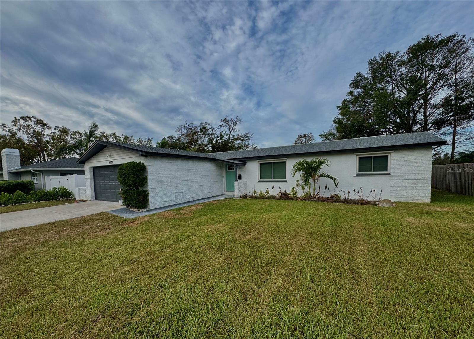 Property Photo:  5320 Denver Street NE  FL 33703 