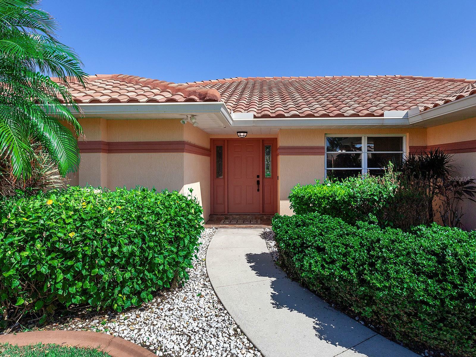 Property Photo:  1652 Liscourt Drive  FL 34292 