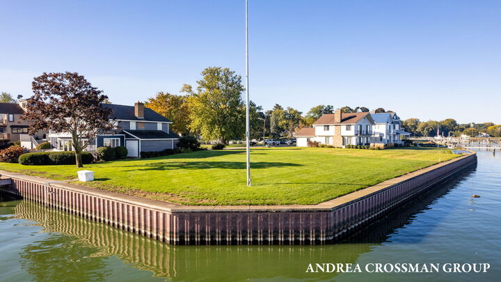 Property Photo:  1329 Bayview Drive  MI 49423 