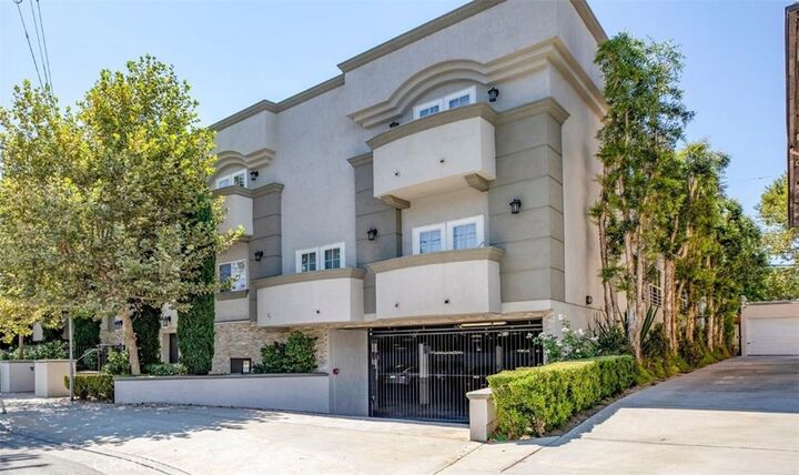 Property Photo:  12010 Magnolia Boulevard 109  CA 91607 