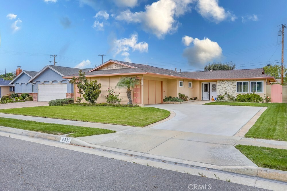 6531 Esta Circle  Huntington Beach CA 92647 photo