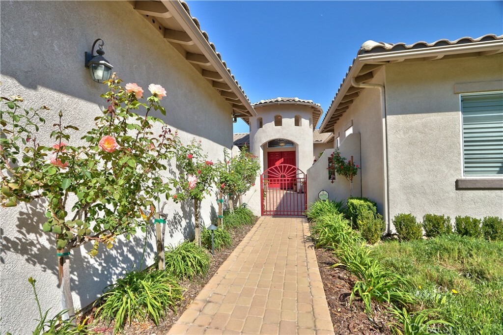 Property Photo:  24990 Tyler Place  CA 92562 