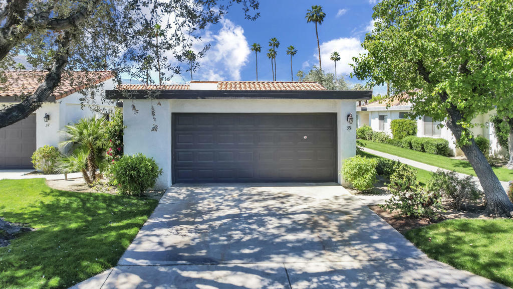 Property Photo:  35 Torremolinos Drive  CA 92270 