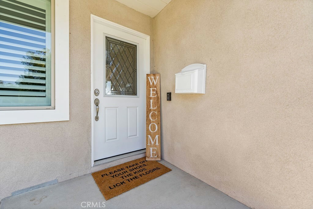 Property Photo:  842 Kenmore Circle  CA 91320 