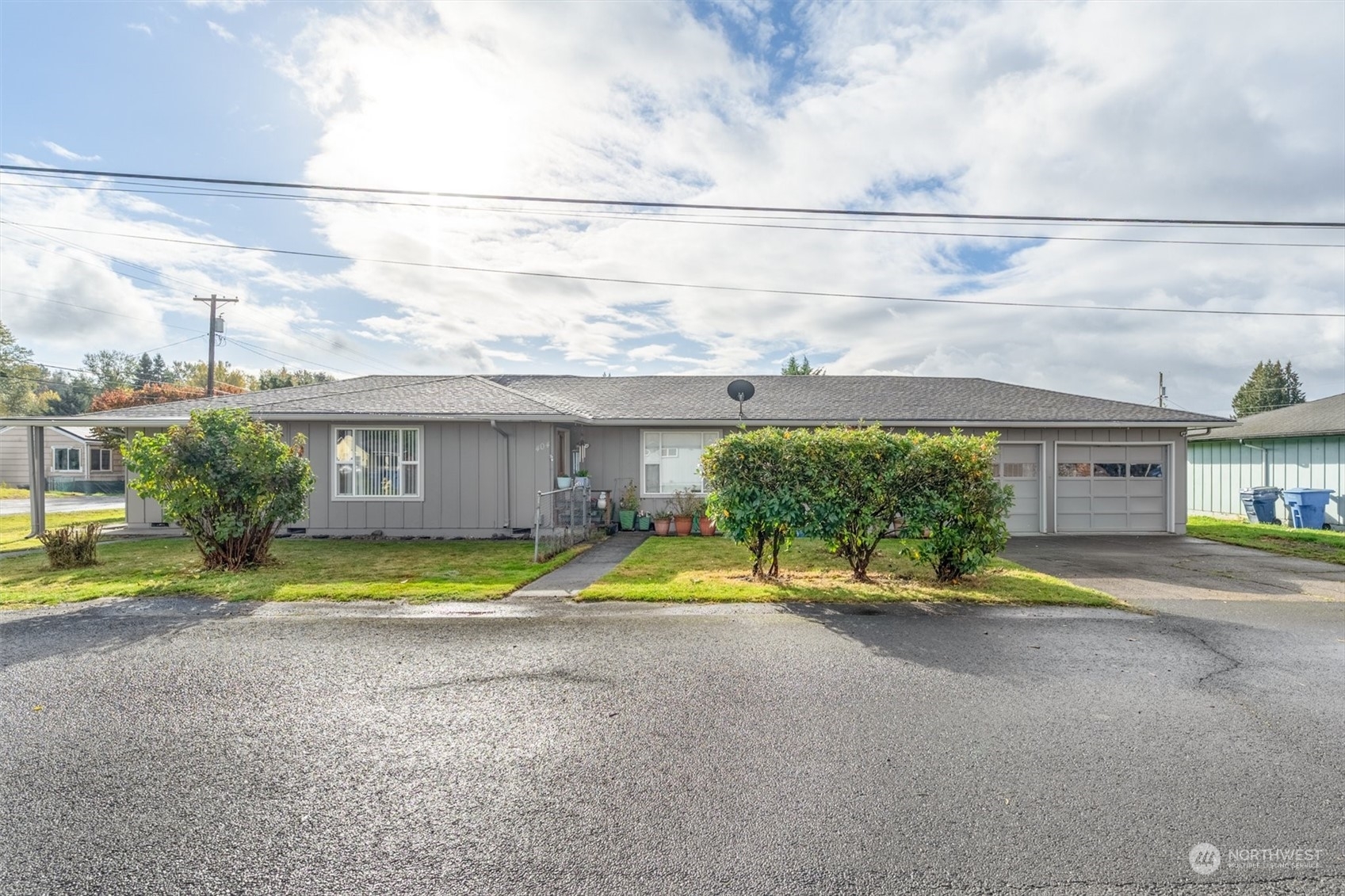 Property Photo:  404 Lewis Street  WA 98626 