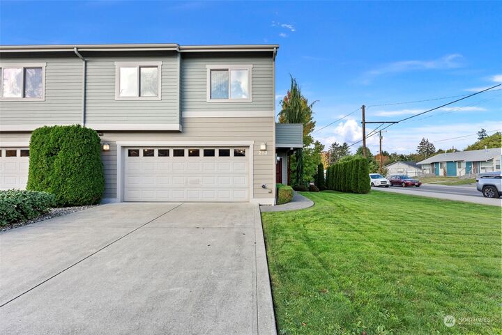 Property Photo:  213  Apple Street  WA 98310 