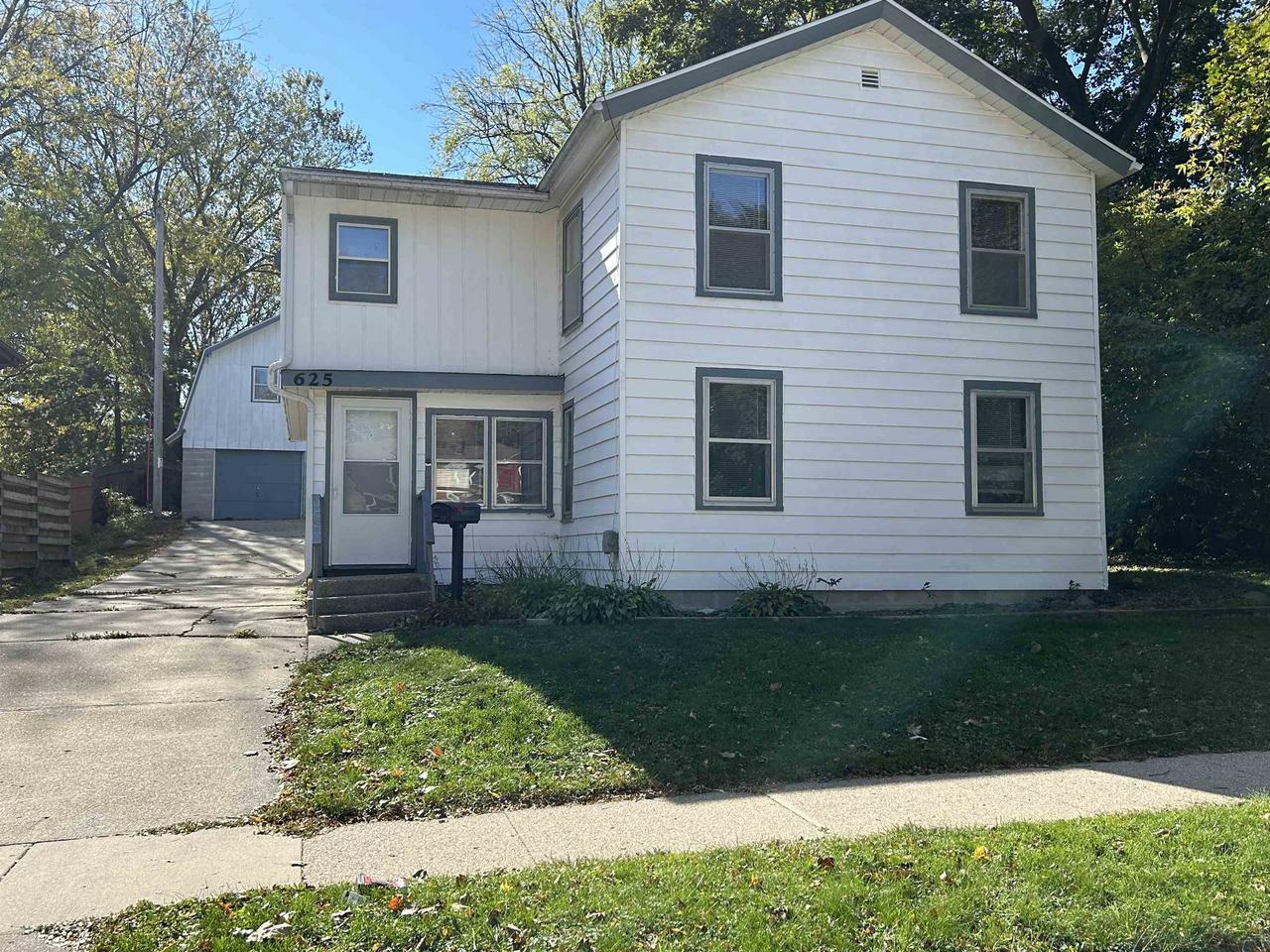 Property Photo:  625 College Street  WI 53563 