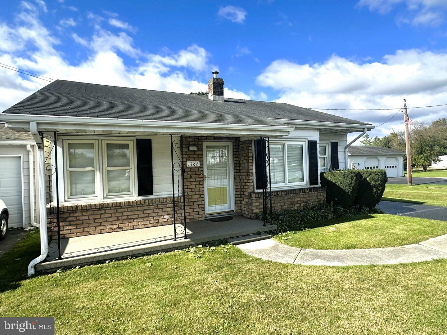 Property Photo:  1482 &Amp 1494 Carlisle Pike  PA 17331 