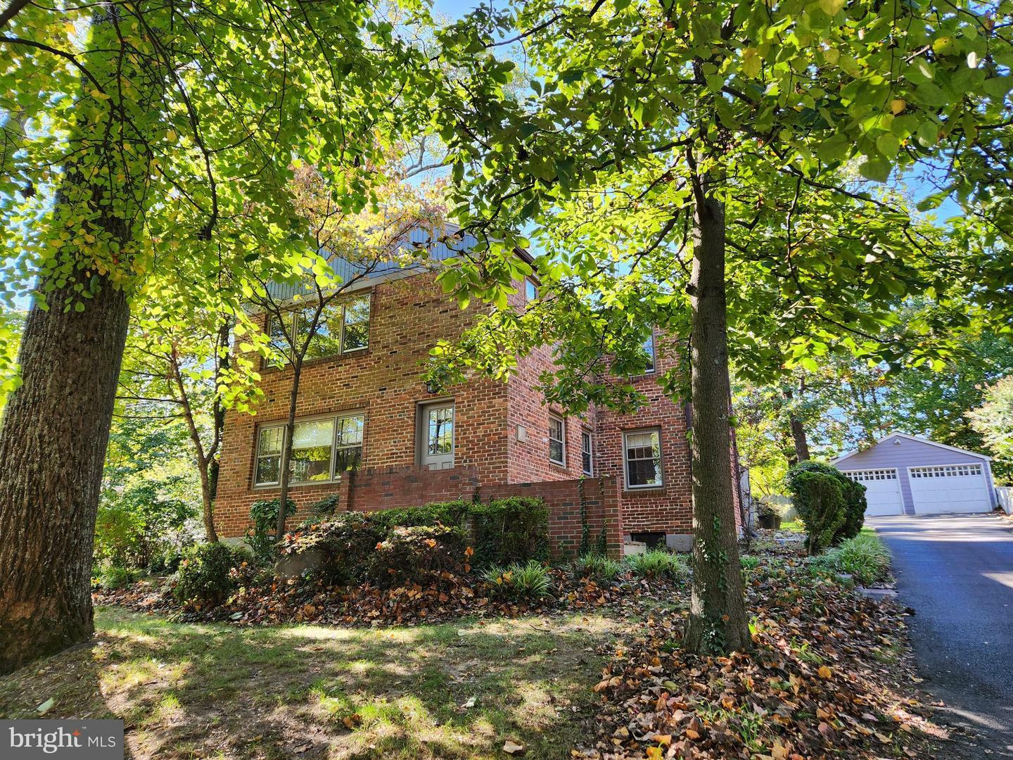 Property Photo:  207 Poplar Drive  VA 22046 