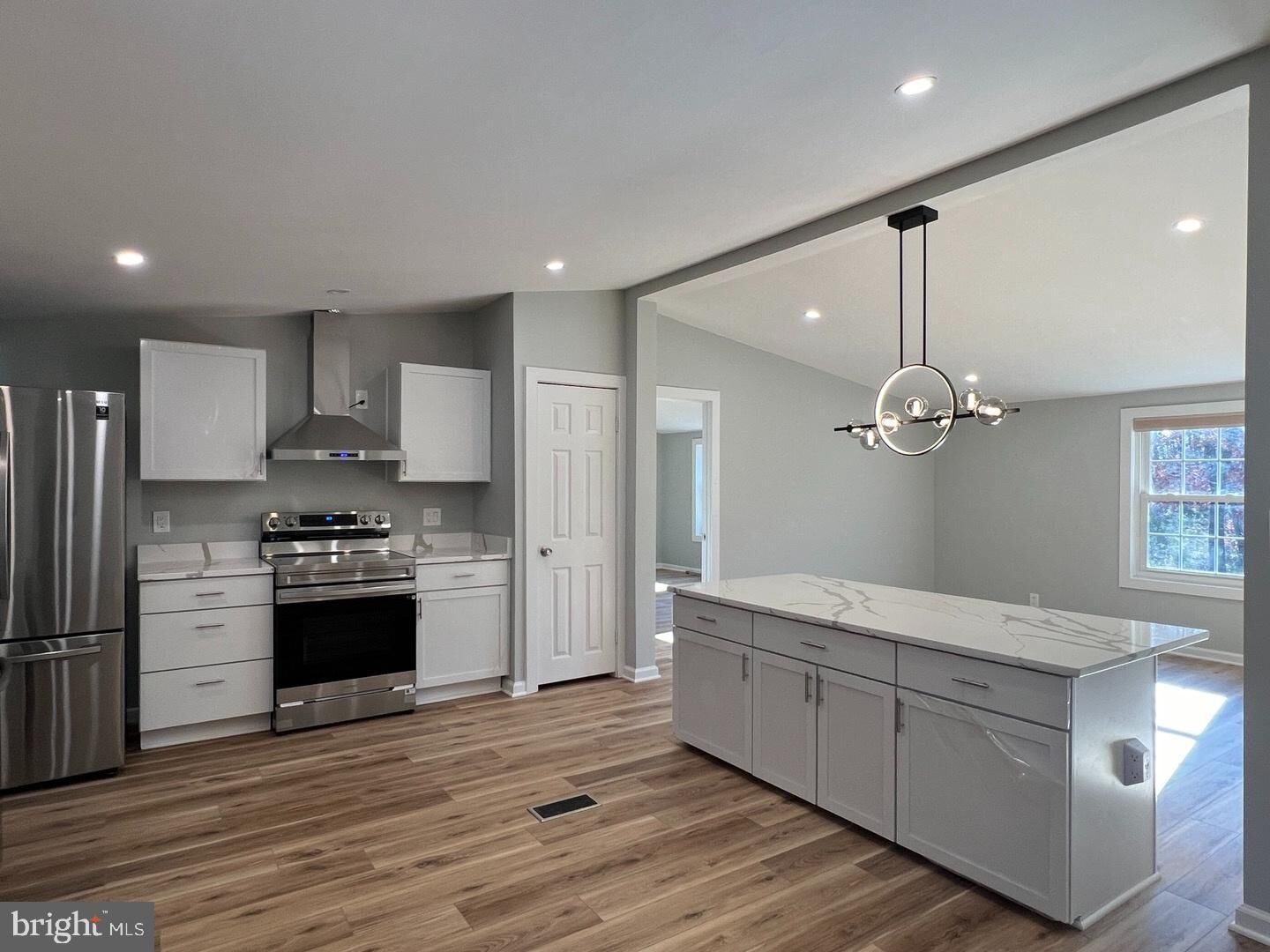 Property Photo: 7415 Carver Road VA 20155