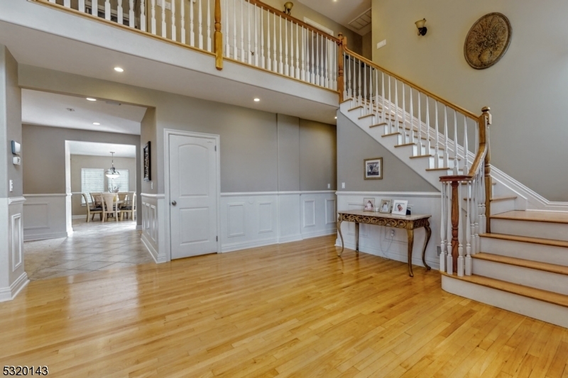 Property Photo:  266 S Central Ave  NJ 07446 