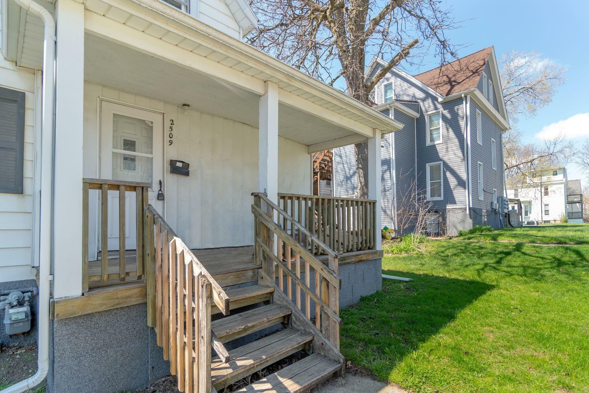 Property Photo:  2509 Olive Street  IA 50613 