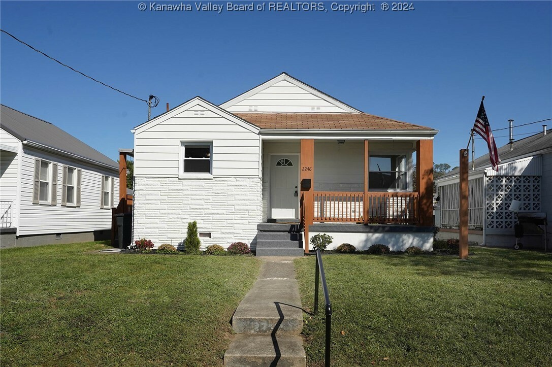 Property Photo:  2246 Grant Avenue  WV 25177 