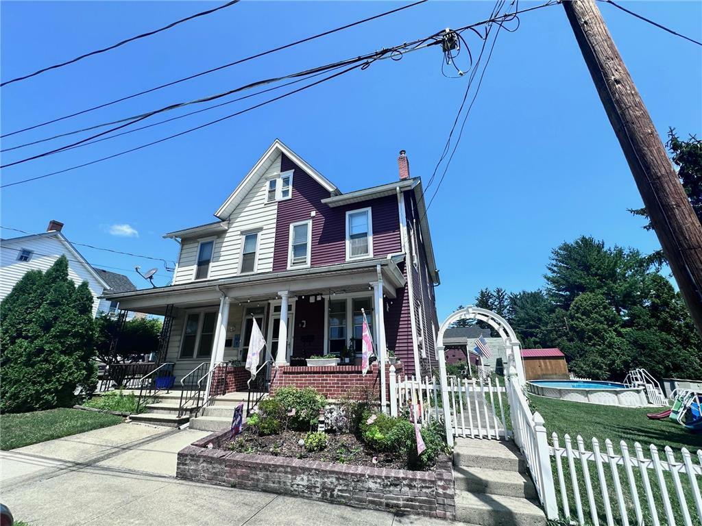 Property Photo:  602 Kurtz Street  PA 18032 