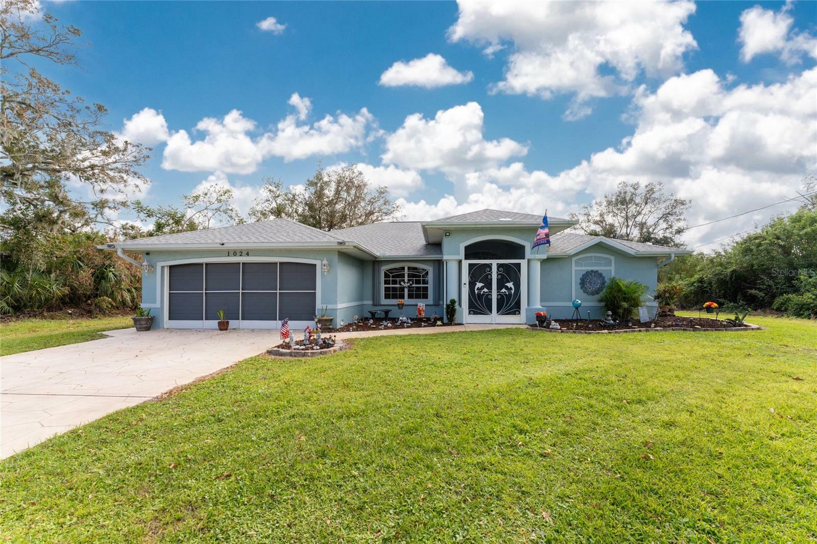 Property Photo:  1024 Inverness Street  FL 33952 