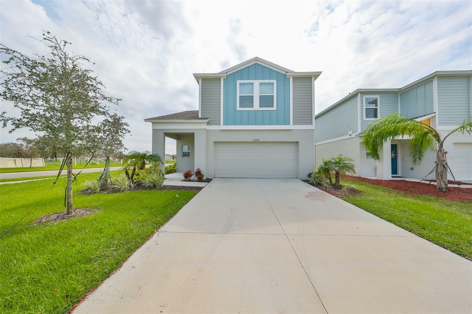 Property Photo:  13089 Oak Hill Way  FL 34219 