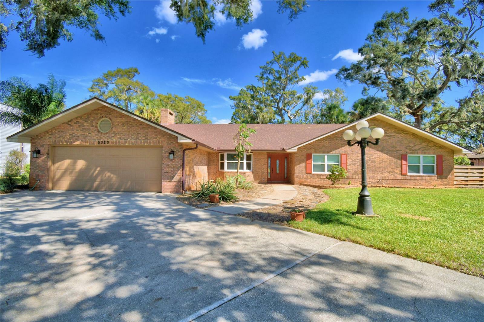 Property Photo:  5020 Lake Pierce Dr  FL 33898 