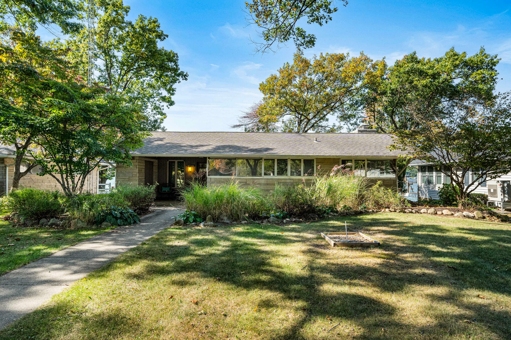 Property Photo:  50286 E Lakeshore Drive  MI 49047 