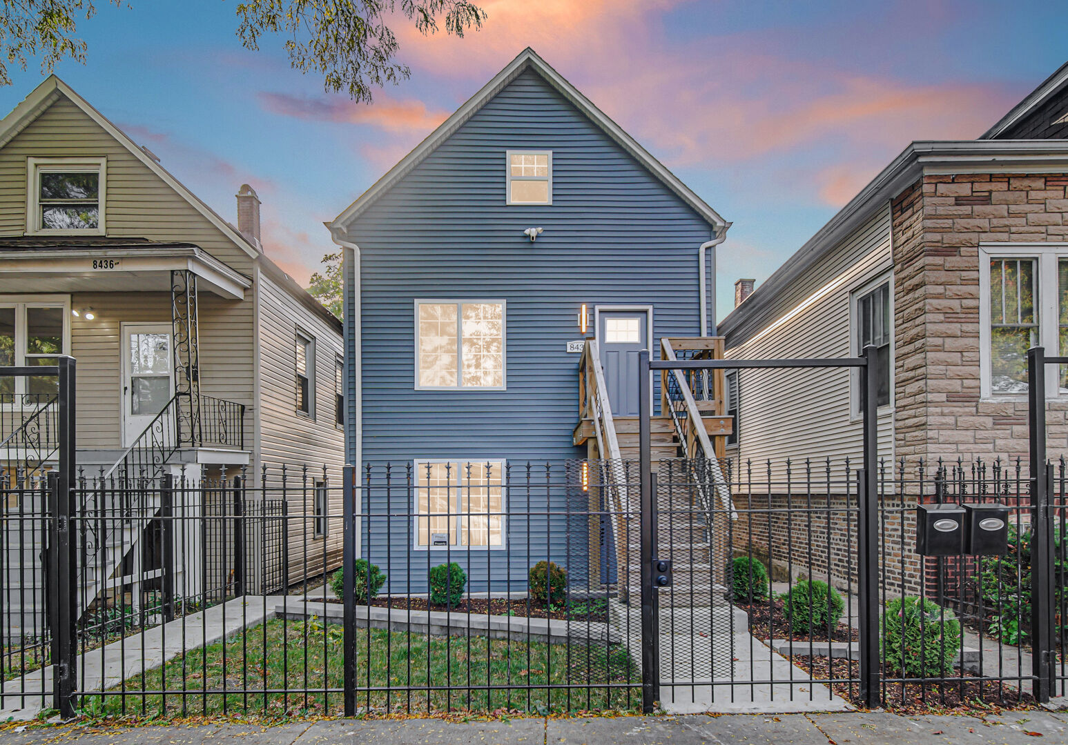 Property Photo:  8434 S Burnham Avenue  IL 60617 