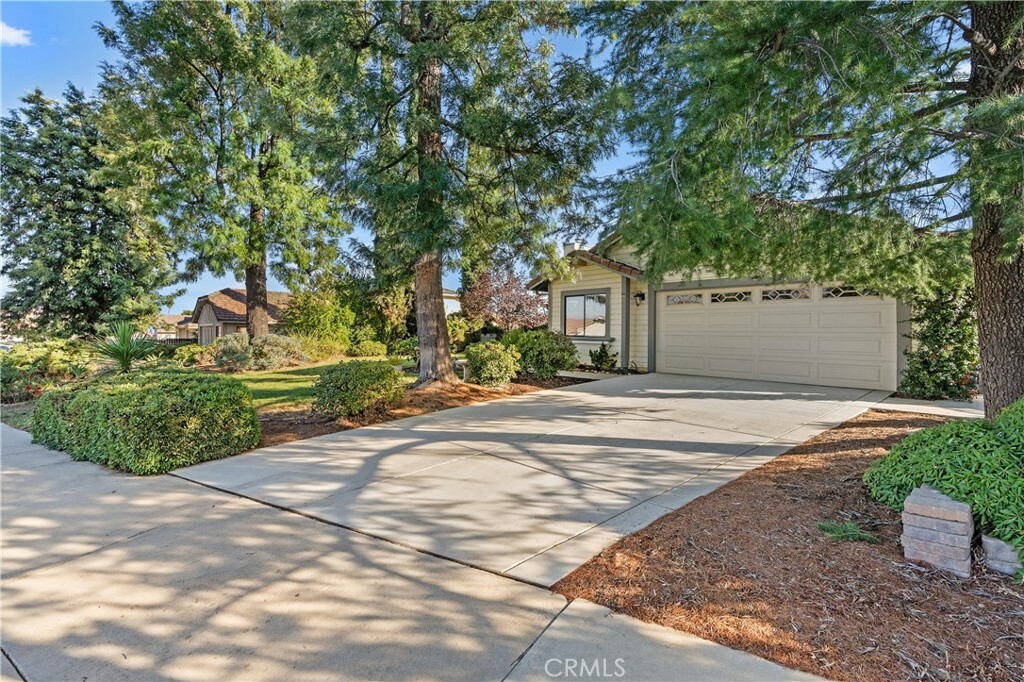 Property Photo:  25537 Serpens Court  CA 92586 