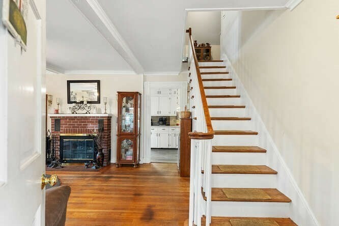 Property Photo:  2 Winchester Ct  MA 01930 