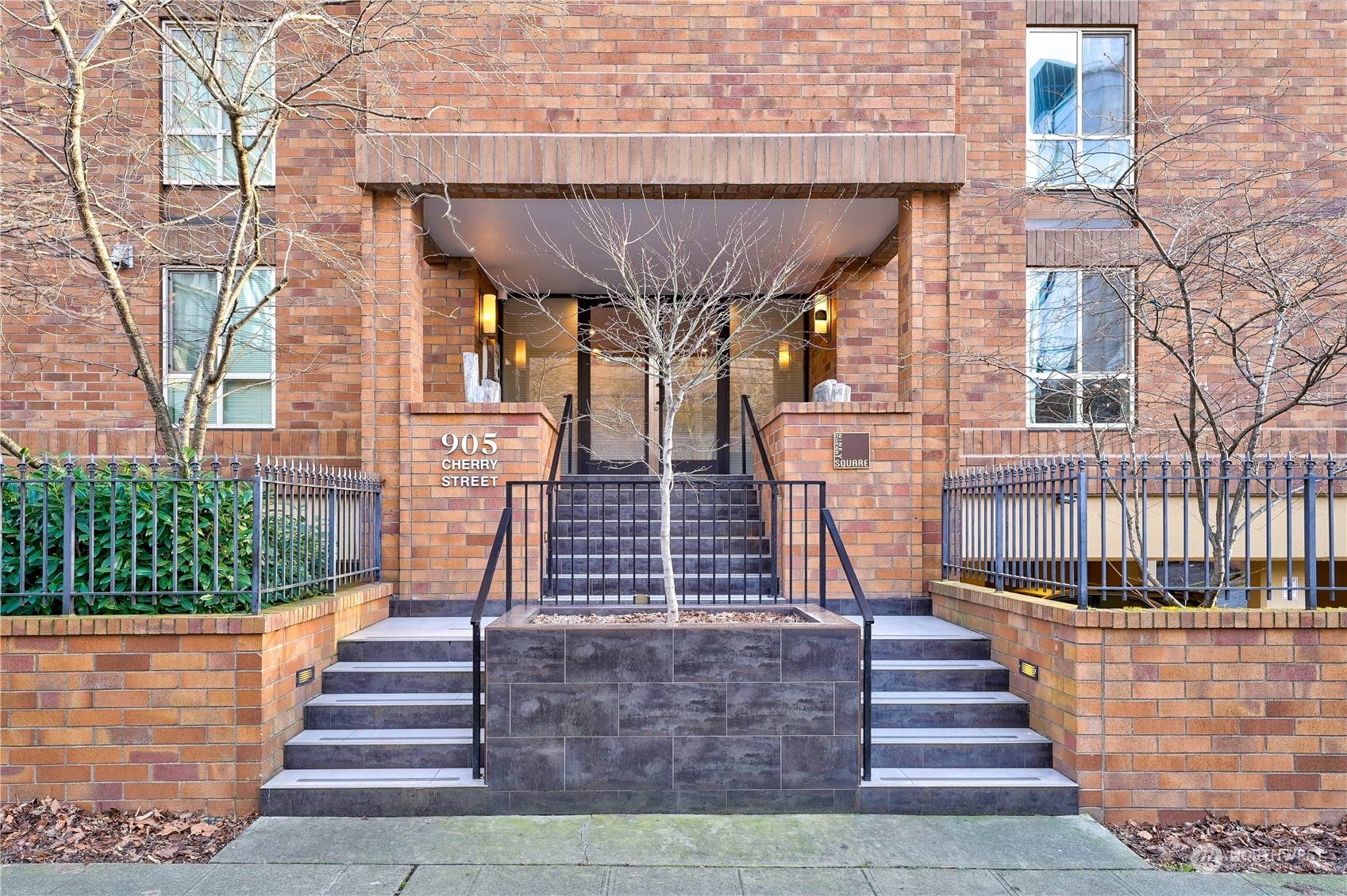 Property Photo:  905 Cherry Street 703  WA 98104 