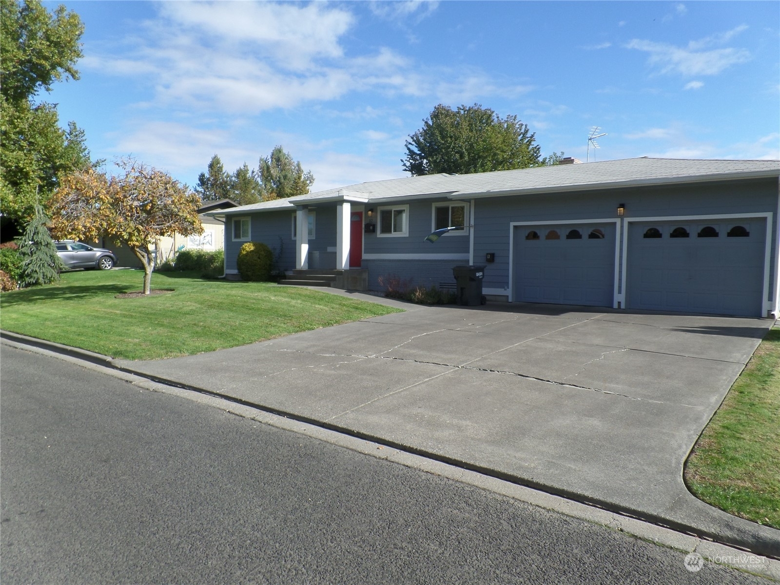 32 NE Tremont Drive  College Place WA 99324 photo