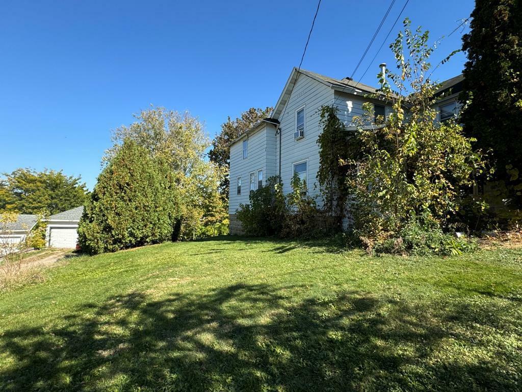 Property Photo:  112 East High Street  WI 53534 