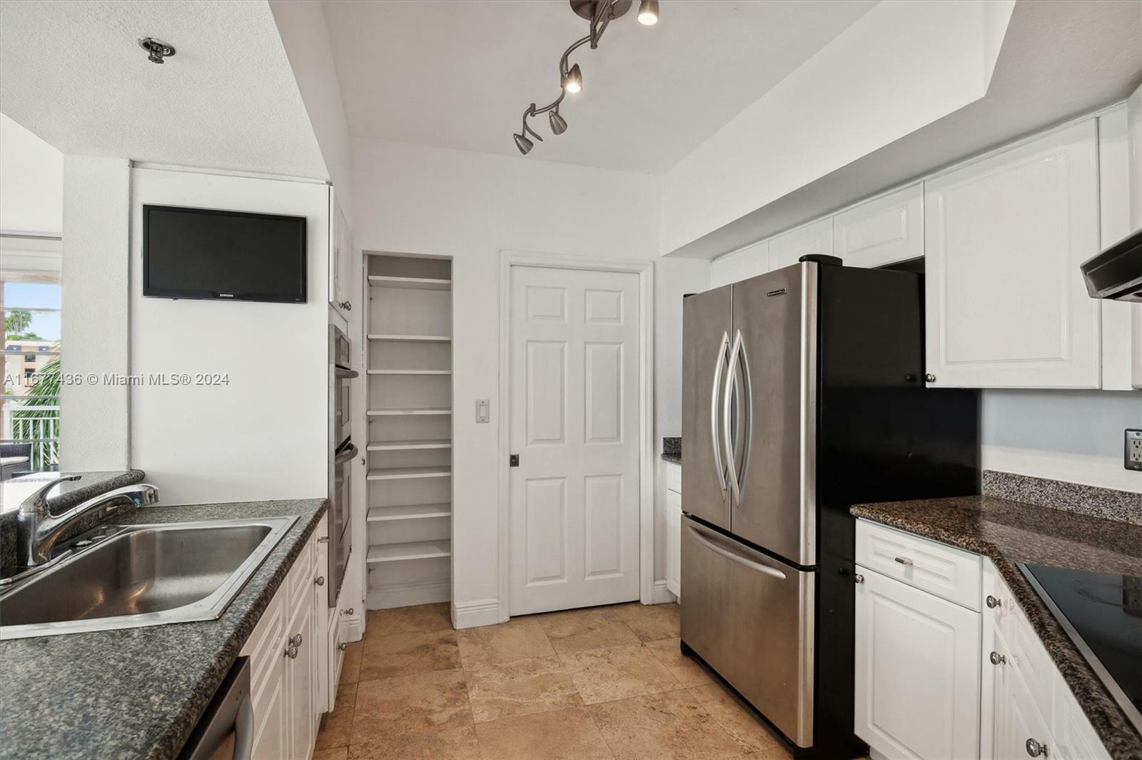 Property Photo:  125 Jefferson Ave 131  FL 33139 