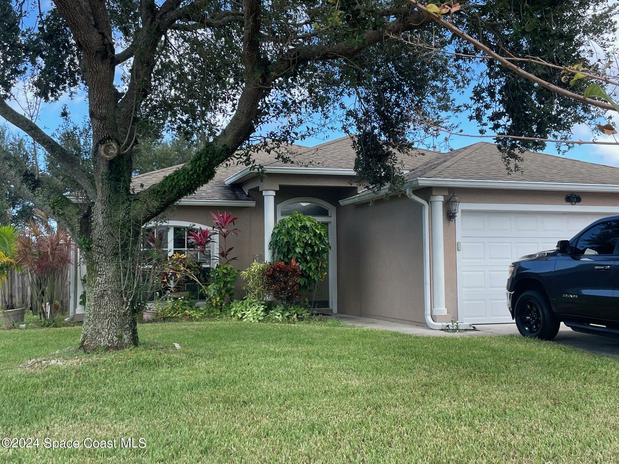 Property Photo:  616 Peachtree Street  FL 32780 